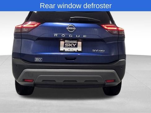 Used 2023 Nissan Rogue SV image 4