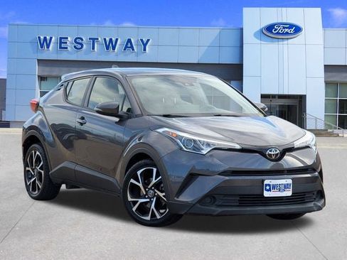 Used 2019 Toyota C-HR XLE image 2