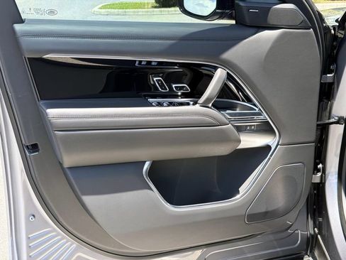 New 2026 Land Rover Range Rover Long Wheelbase SE AWD/4WD image 16