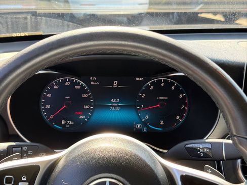 Used 2022 Mercedes-Benz GLC 300 w/ Premium Package Lite image 27