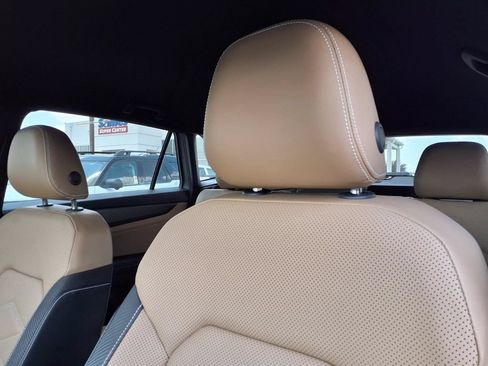 Used 2024 Volkswagen Atlas Cross Sport SE FWD image 18