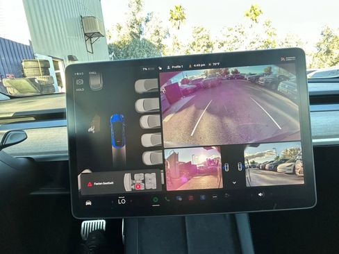 Used 2021 Tesla Model Y Long Range image 19