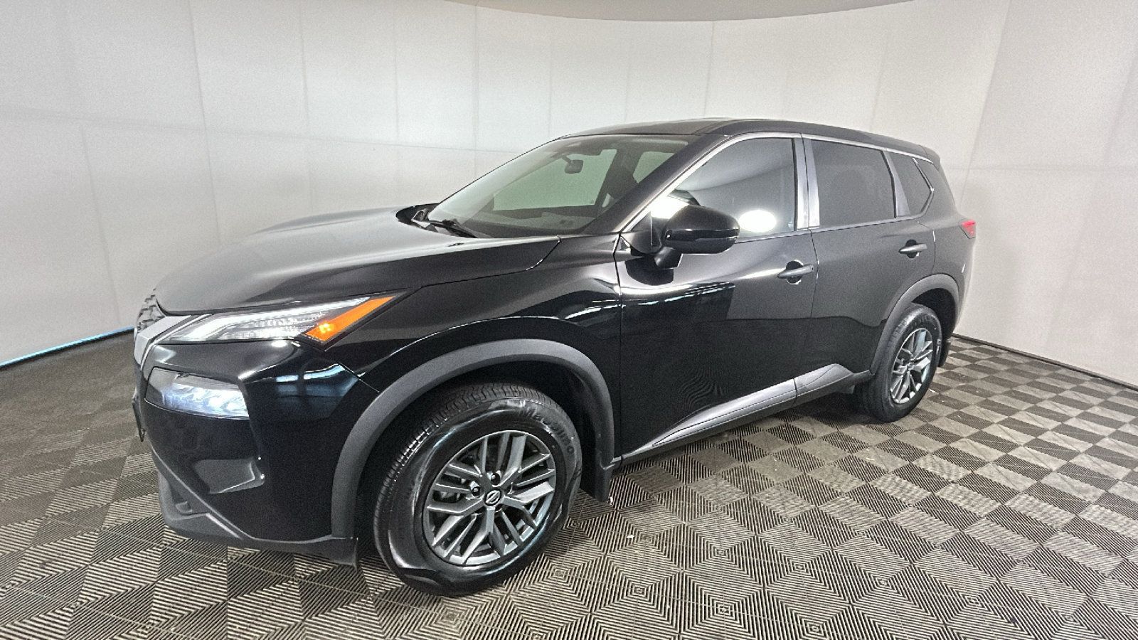 Used 2021 Nissan Rogue S FWD image 6