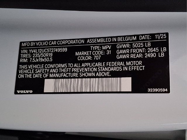 Certified 2026 Volvo XC40 B5 Plus AWD/4WD image 24
