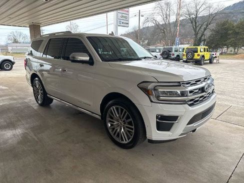 Certified 2022 Ford Expedition Platinum AWD/4WD image 3
