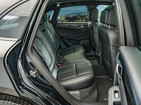 Certified 2026 Porsche Macan AWD/4WD image 38