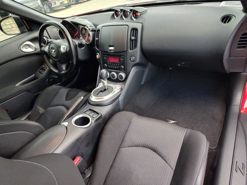 Used 2015 Nissan 370Z Coupe image 28