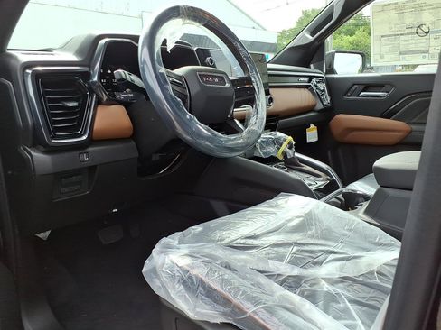 New 2026 GMC Canyon AT4 w/ LPO, Off Road Lift Package AWD/4WD image 11
