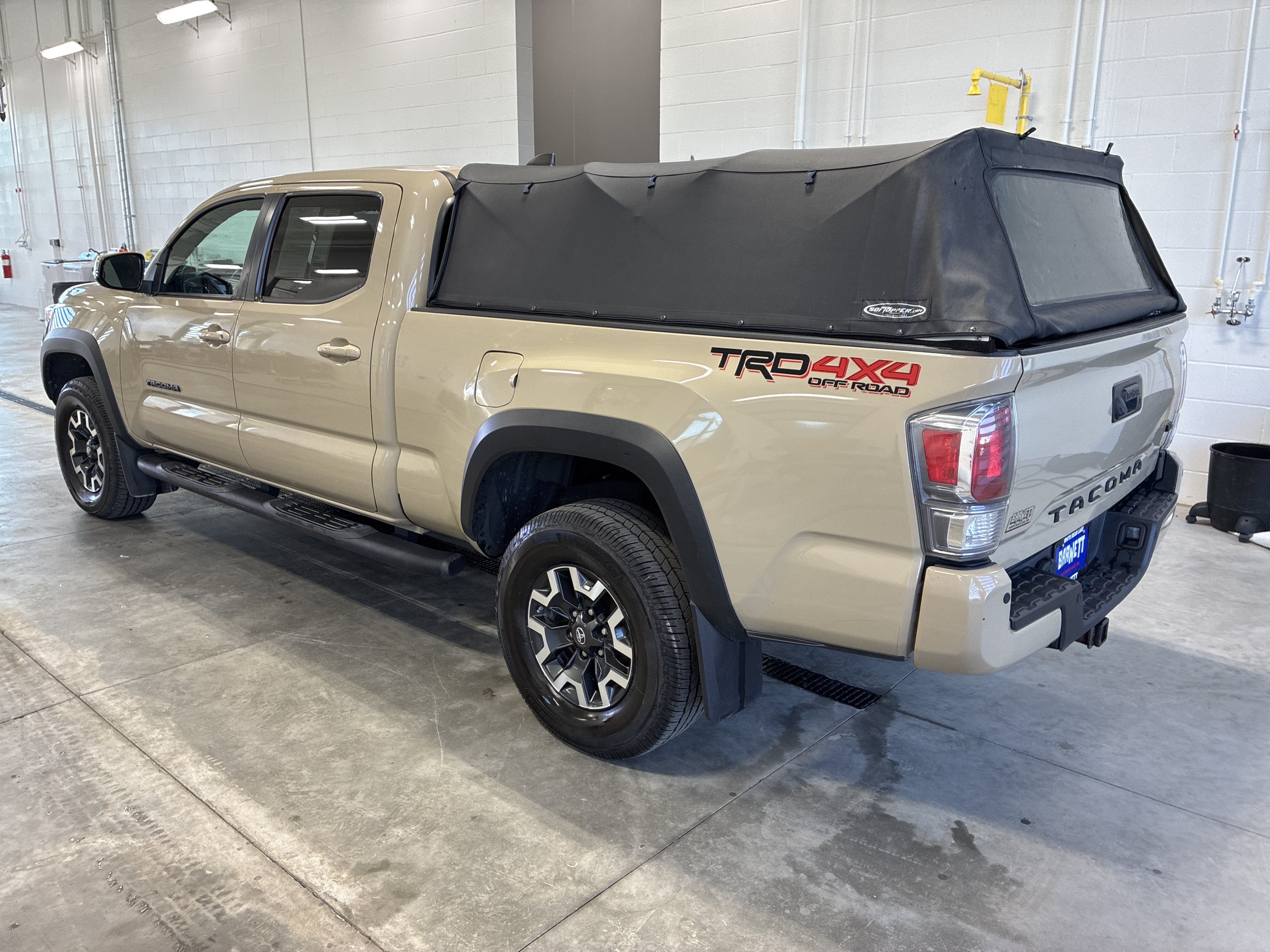 Used 2020 Toyota Tacoma TRD Off-Road w/ Technology Package AWD/4WD image 4