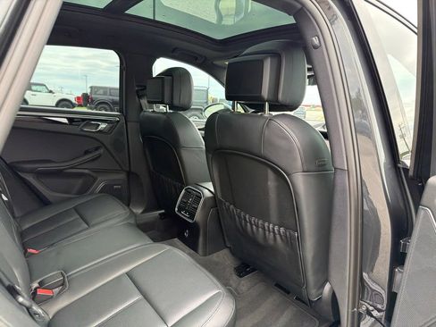 Used 2023 Porsche Macan Turbo AWD/4WD image 19