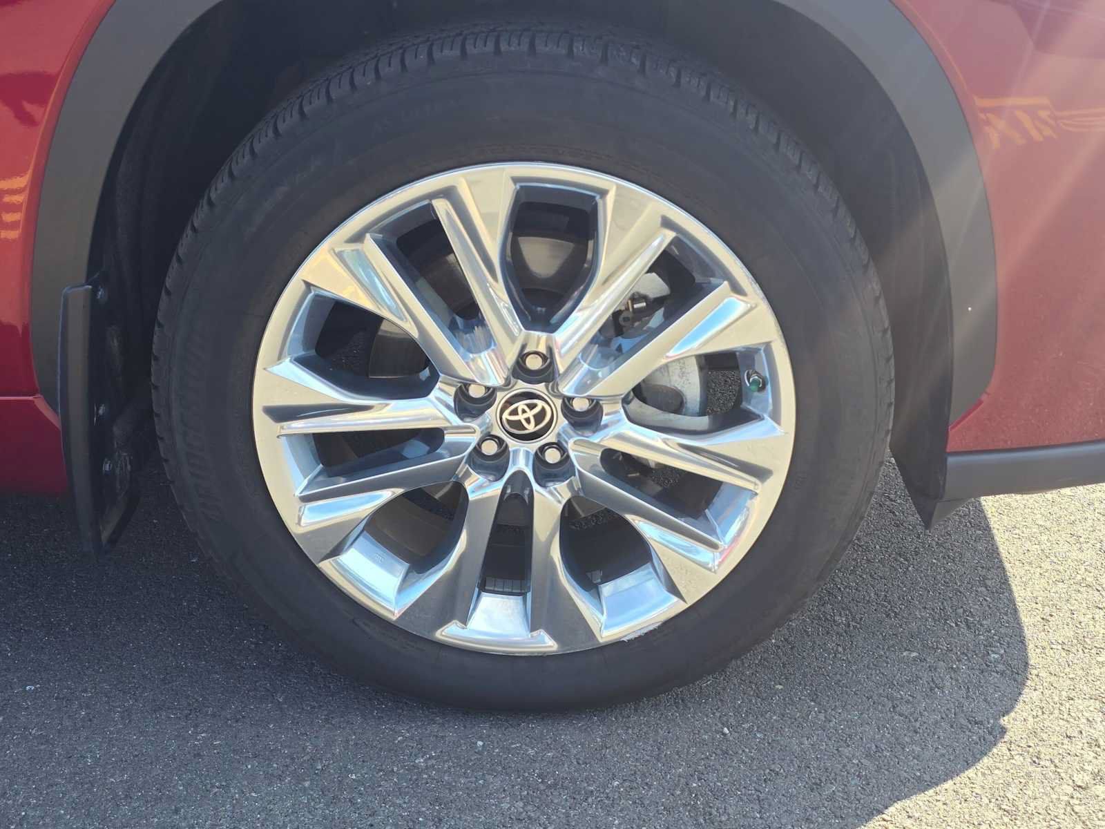 Used 2023 Toyota Highlander Limited AWD/4WD image 9