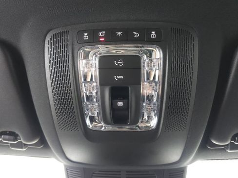 Used 2025 Mercedes-Benz GLS 450 4MATIC w/ AMG Line Exterior image 25