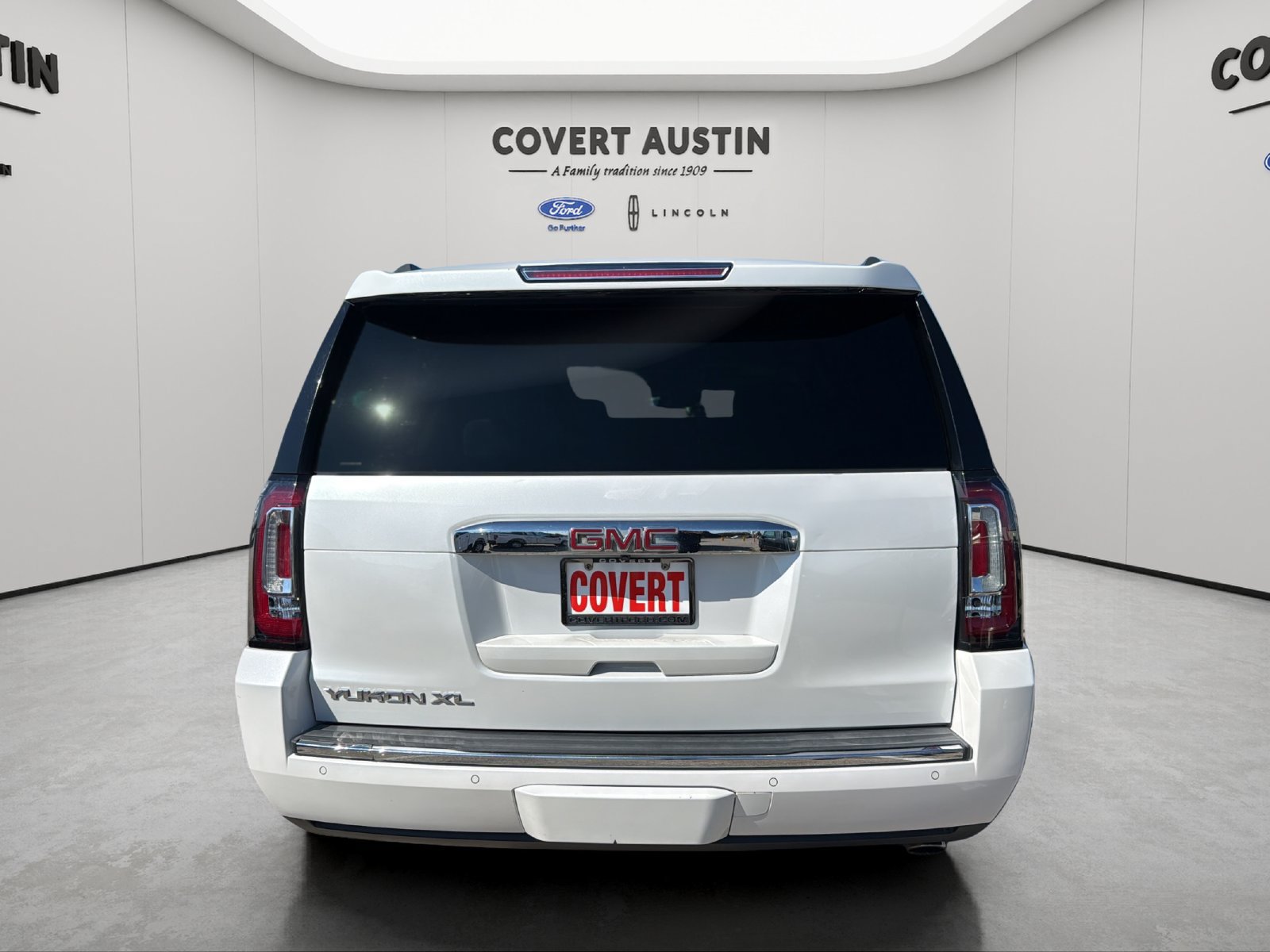 Used 2017 GMC Yukon XL Denali w/ Open Road Package AWD/4WD image 2