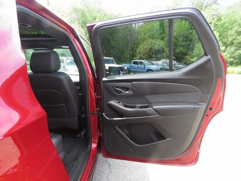 Used 2022 Chevrolet Traverse High Country image 16