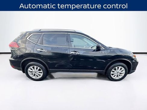 Used 2020 Nissan Rogue SV image 9