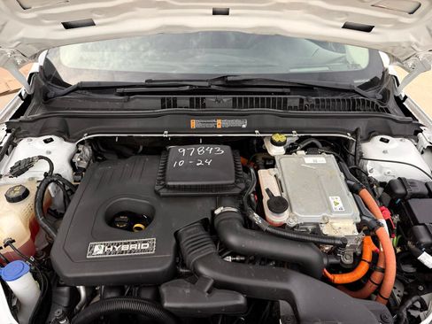 Used 2019 Ford Fusion SE FWD image 35