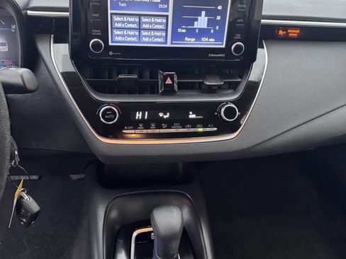 Used 2022 Toyota Corolla LE image 14