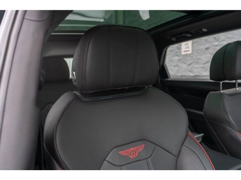 Used 2023 Bentley Bentayga Extended Wheelbase image 42