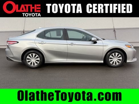 Certified 2019 Toyota Camry LE image 1