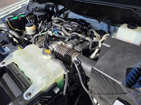 Used 2021 Nissan NV 2500 SV image 18