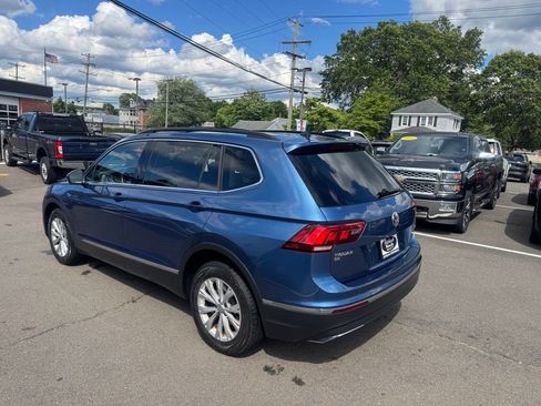 Used 2018 Volkswagen Tiguan SE w/ Panoramic Sunroof Package AWD/4WD image 7