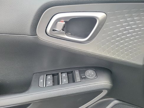 New 2025 Kia Soul LX w/ LX Technology Package image 11