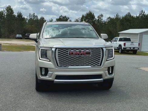 Used 2024 GMC Yukon XL Denali image 3