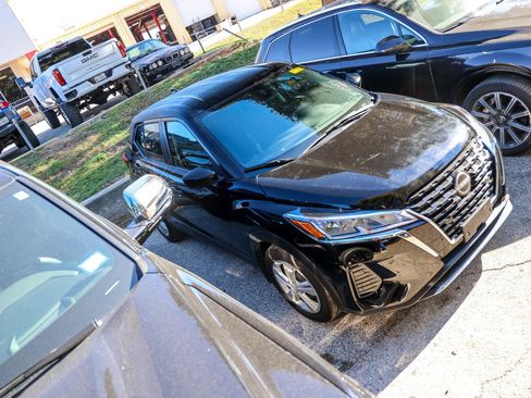 Used 2025 Nissan Kicks Play S image 7