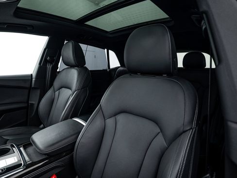 Certified 2025 Audi Q8 Prestige w/ Prestige Package image 12