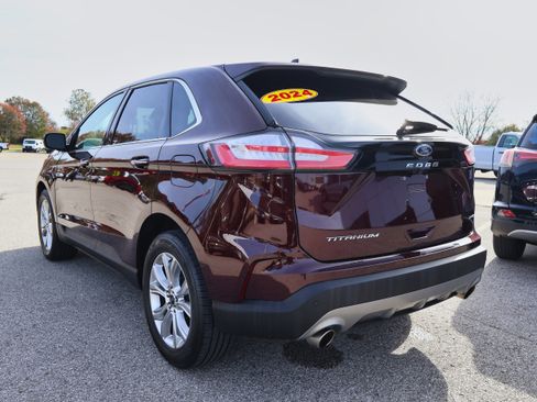 Used 2024 Ford Edge Titanium image 3
