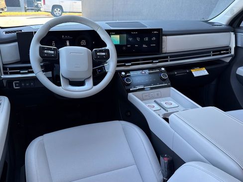 New 2026 Hyundai Santa Fe SE image 2