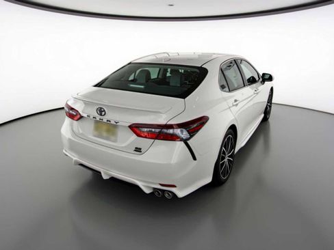 Used 2023 Toyota Camry SE image 7