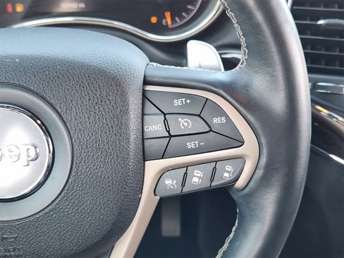 Used 2017 Jeep Grand Cherokee Overland w/ Jeep Active Safety Group image 29