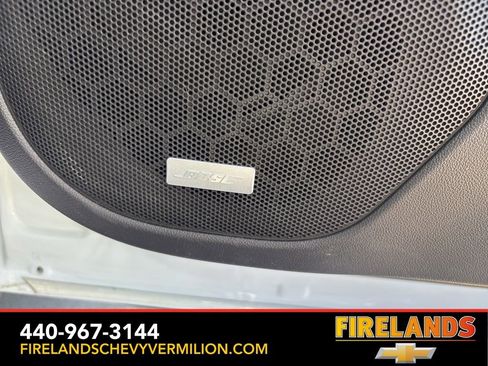 Certified 2023 GMC Acadia SLE w/ Driver Convenience Package image 3