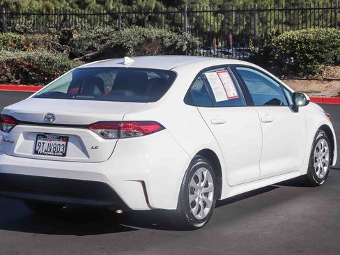 Certified 2025 Toyota Corolla LE FWD image 7