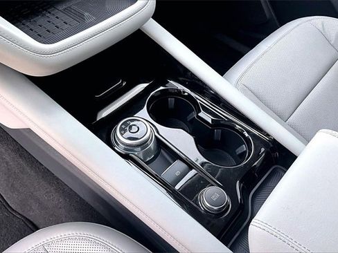 Certified 2025 Ford Explorer Platinum w/ Ultimate Package image 10