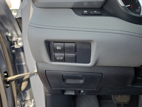 Used 2022 Toyota Highlander XLE image 29