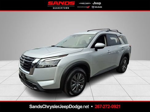 Used 2024 Nissan Pathfinder SV AWD/4WD image 1