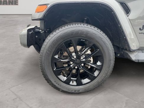 Used 2022 Jeep Wrangler Unlimited Sahara image 14