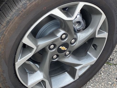 New 2026 Chevrolet Trax LT w/ Sunroof Package image 19