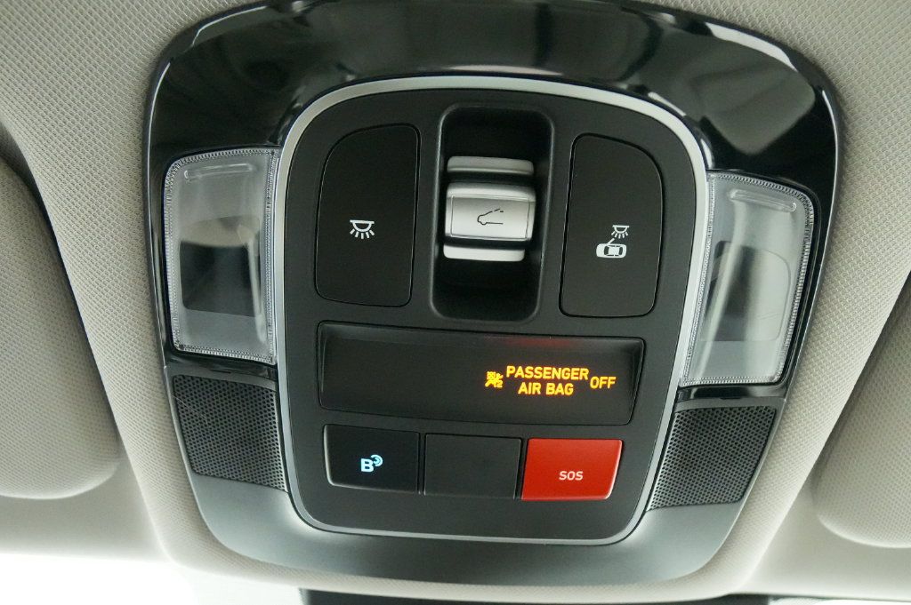 Used 2025 Hyundai Sonata Limited FWD image 44