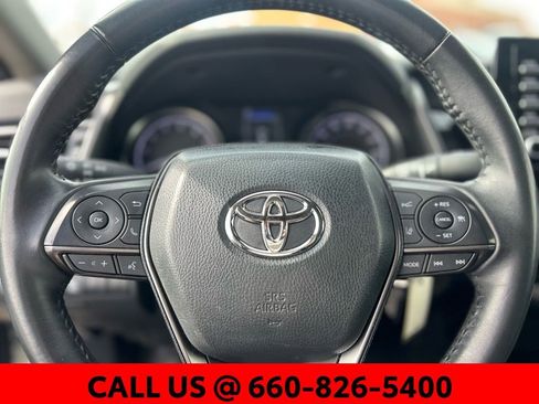 Used 2024 Toyota Camry SE image 9