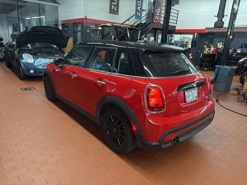 Used 2022 MINI Cooper 4-Door Hardtop image 8