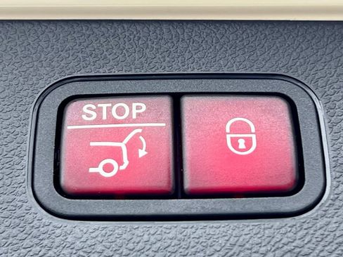 Certified 2022 Mercedes-Benz GLC 300 4MATIC image 35