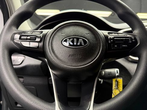 Used 2017 Kia Sorento AWD image 23