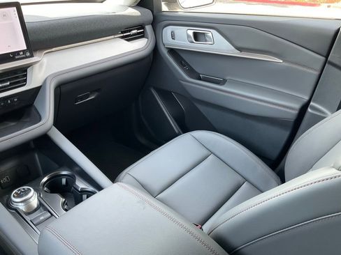 New 2026 Ford Explorer Active w/ Active Comfort Package image 32