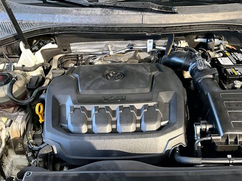 Used 2023 Volkswagen Tiguan SE R-Line image 31