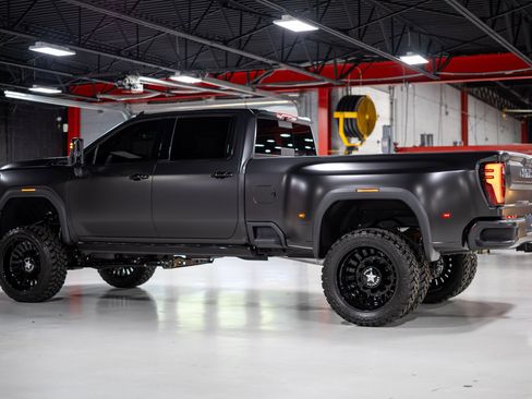 Used 2026 GMC Sierra 3500 Denali Ultimate AWD/4WD image 17
