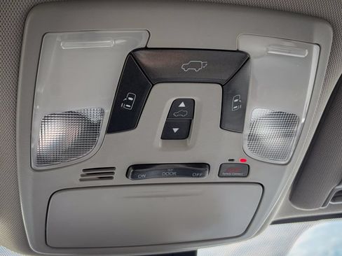 Used 2020 Toyota Sienna XLE AWD/4WD image 16