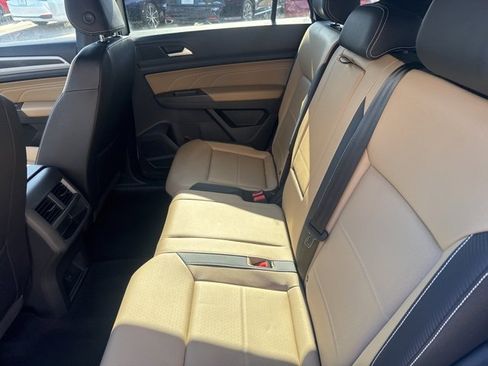Used 2023 Volkswagen Atlas Cross Sport SE image 29